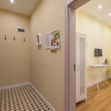 Modern 2 Bedroom Next To Vitosha Str. Apartment