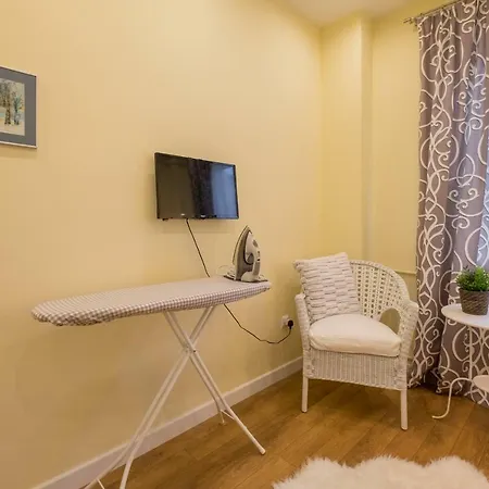 Modern 2 Bedroom Next To Vitosha Str. * Sofia